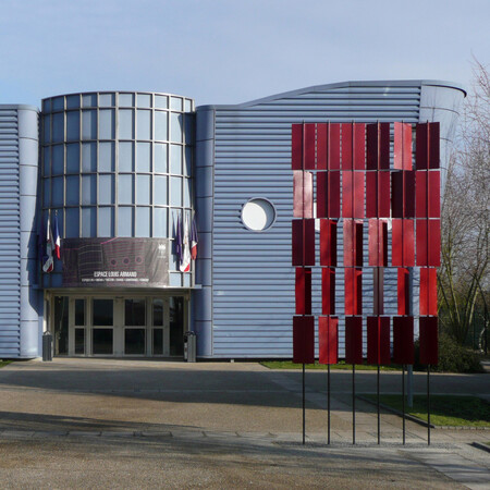 M&eacute;tal laqu&eacute;. 4m x 3m Carri&egrave;re-sous-Poissy. Place des Droits de l'Homme